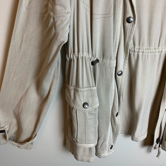 Utility Jacket - Picture 5 of 11